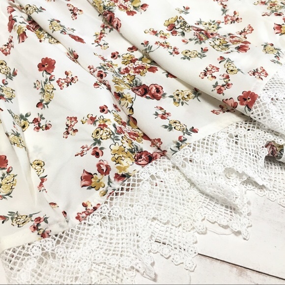 *CLEARANCE* Amelia Ivory Lace Romper - Picture 4 of 8